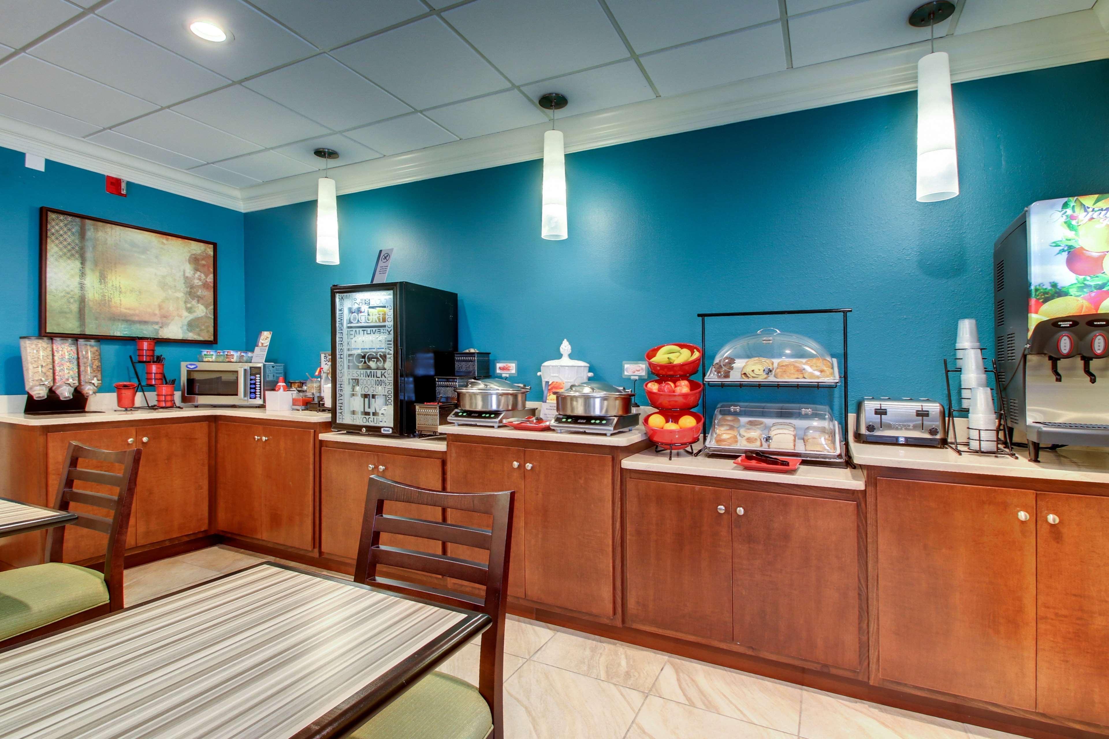 Best Western Eagles Inn Моргед Екстер'єр фото