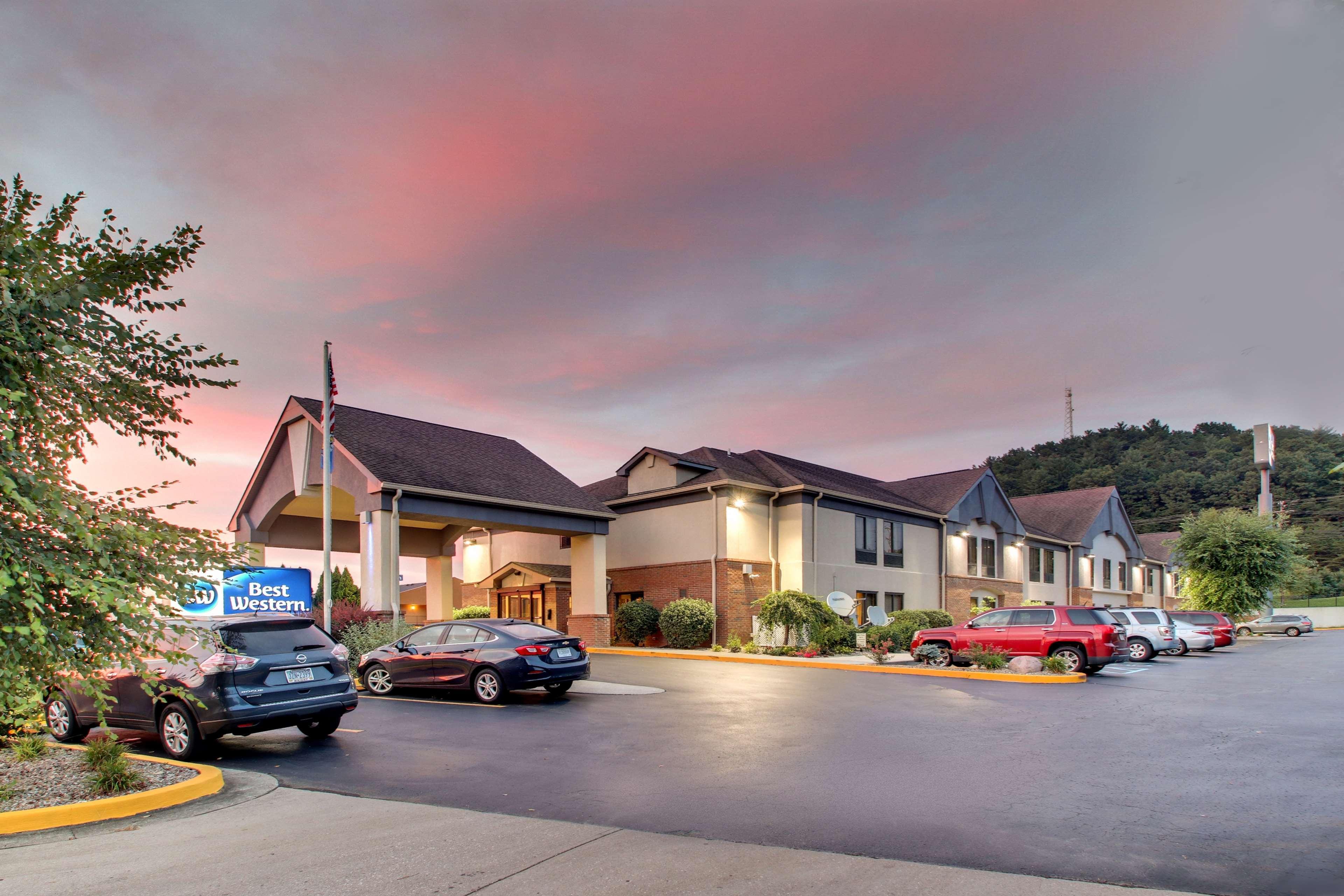 Best Western Eagles Inn Моргед Екстер'єр фото