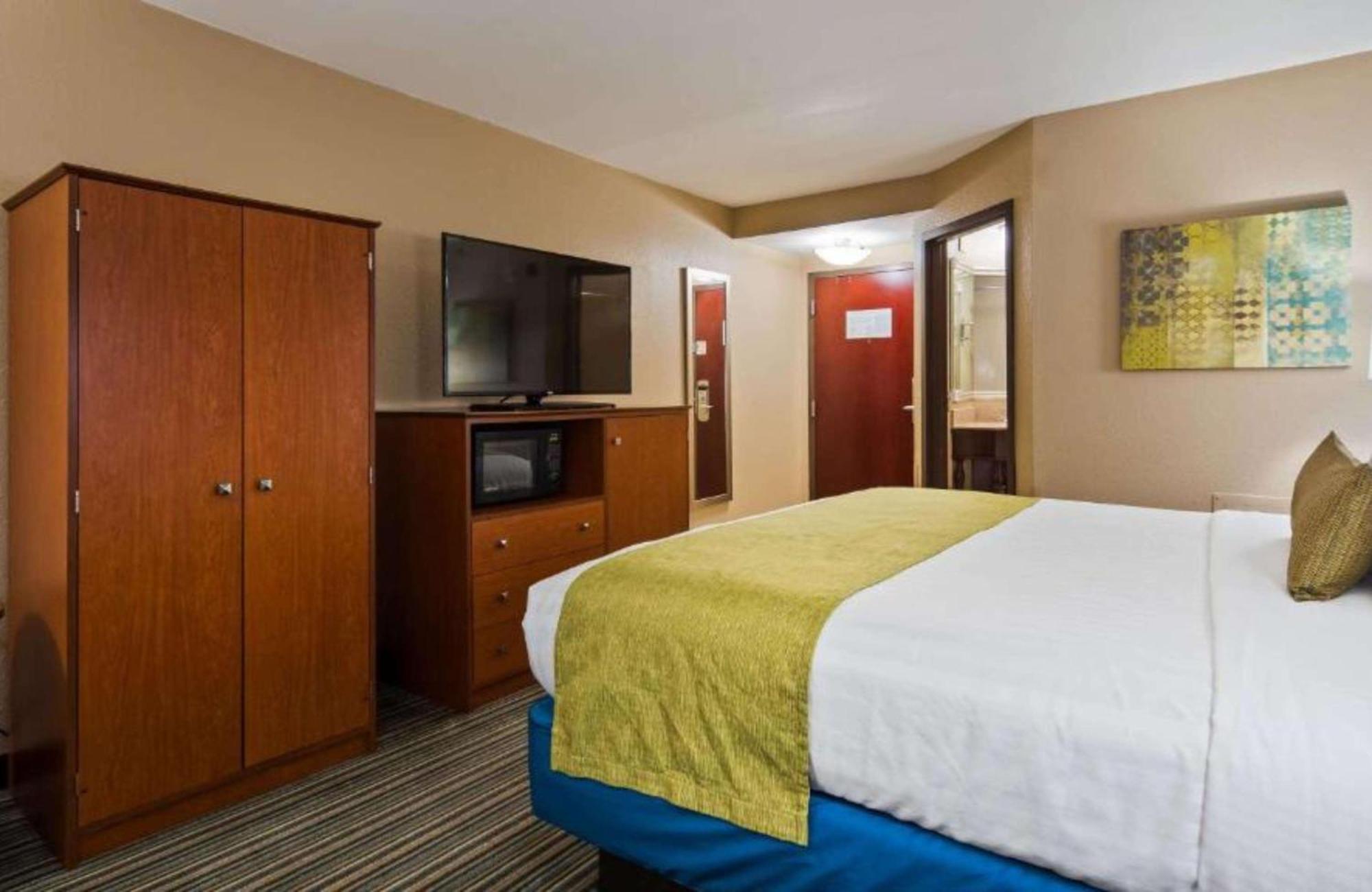 Best Western Eagles Inn Моргед Екстер'єр фото