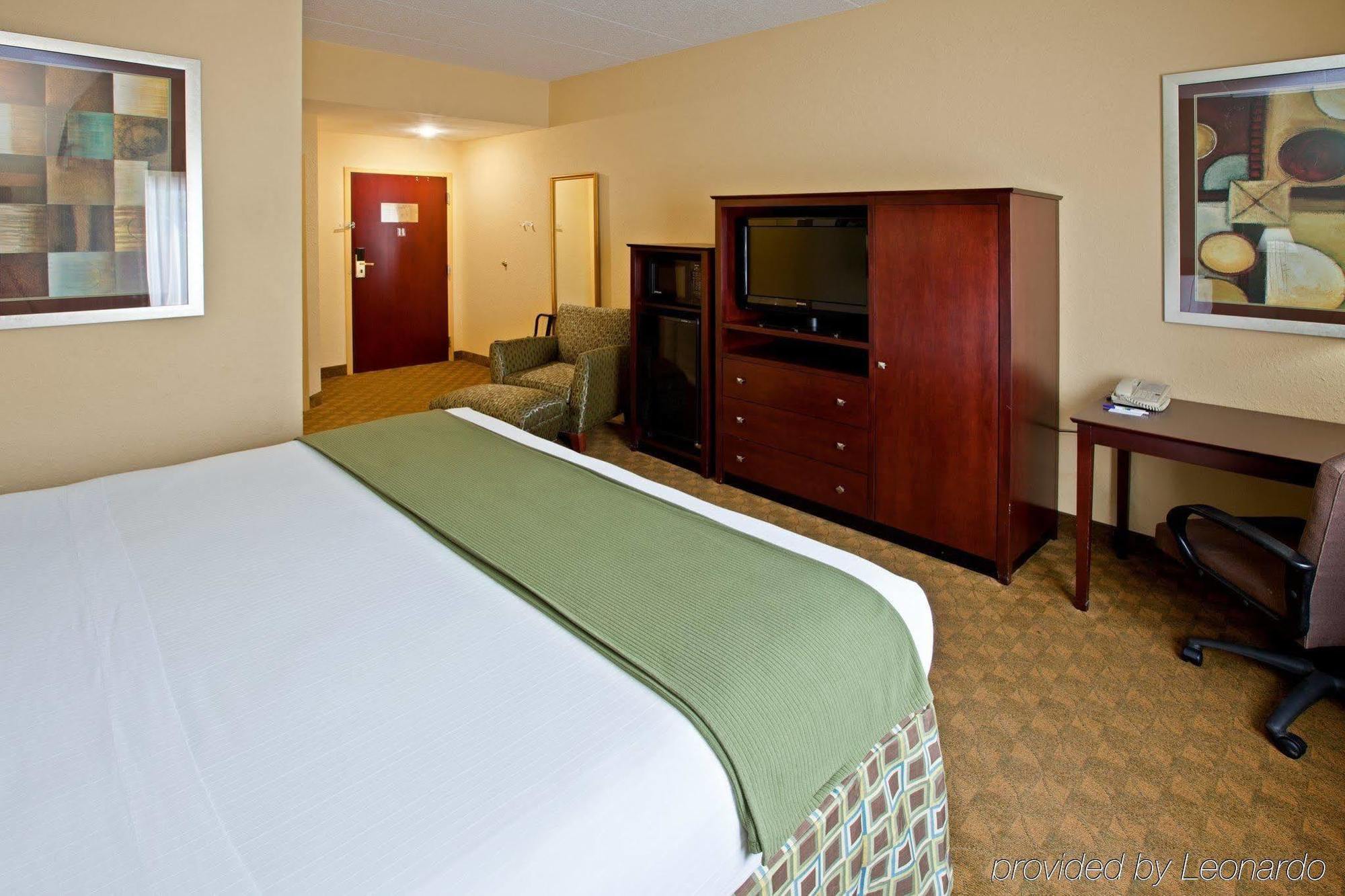 Best Western Eagles Inn Моргед Номер фото